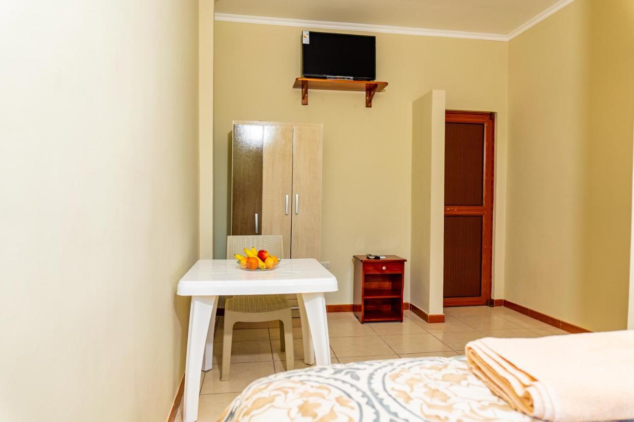 Cucuve Eco Hostal Puerto Baquerizo Moreno Kültér fotó
